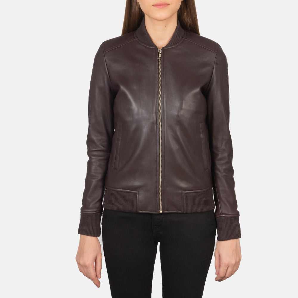 Close-Up Detail of Varsity - Rib Knit &amp; Zipper with Wind Flap Hardware on Women's Bliss Viininpunainen Nahkainen Pommitakki Naisille