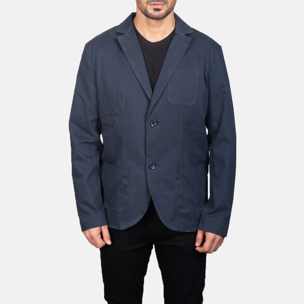 Close-Up Detail of Notch &amp; Button Hardware on Borges Navy Blue Nahkainen Bleiseri Miehille