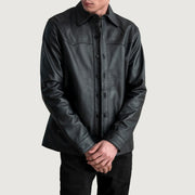
Bronco Musta Leather Shirt Miehille in Black Sheepskin Leather - Edestä ja räätälöity siluetti | Osta verkosta