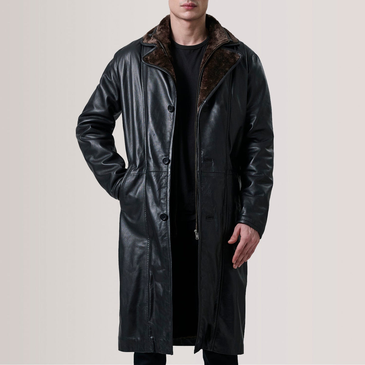 Cai Musta Leather Shearling Nahkatakki Pitkä Miehille For Men in Black Sheepskin Leather - Front Profile View &amp; Tailored Silhouette | Buy Online