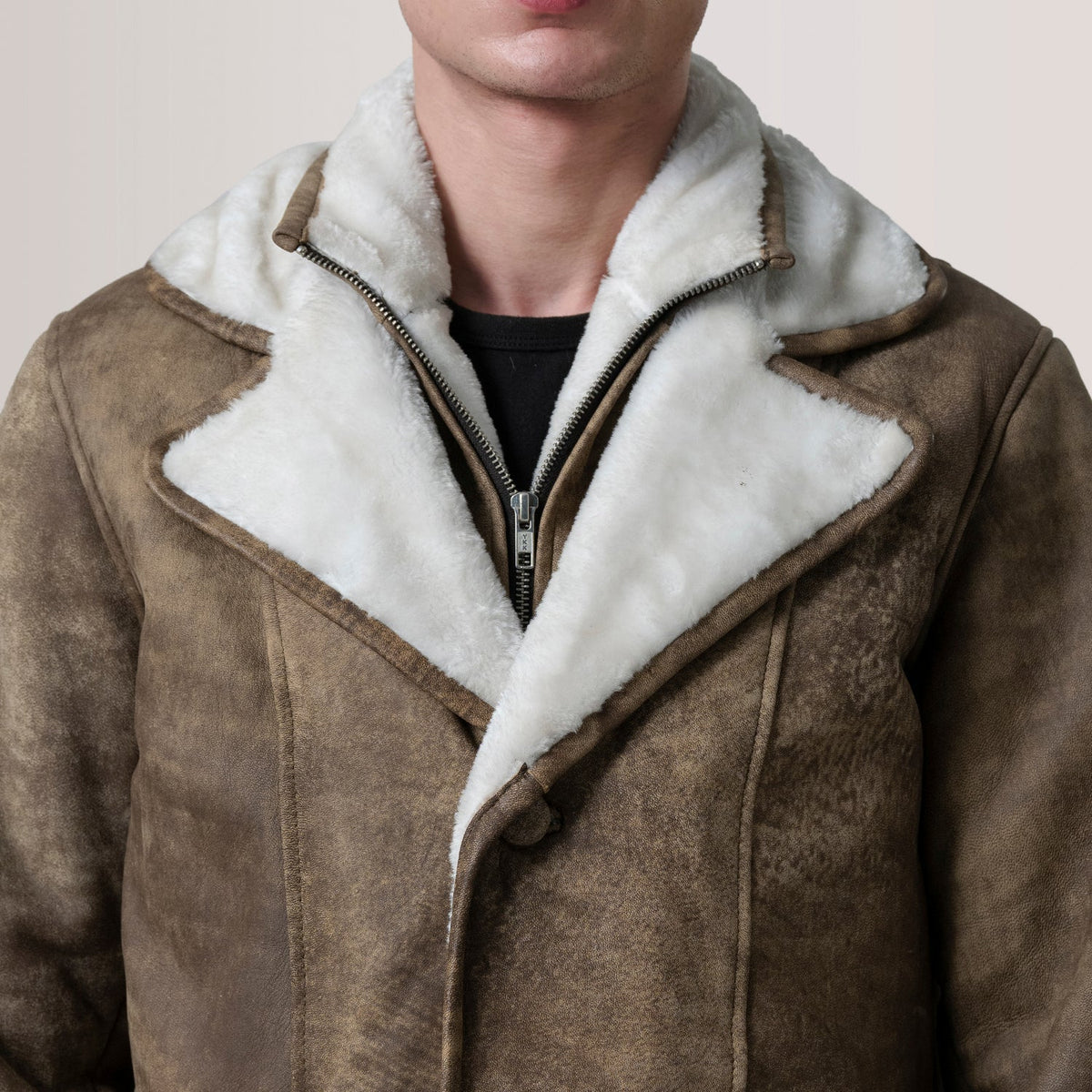 
Sisäpuolen näkymä Showing Fully Faux Fur Lined & Kaksi käytännöllistä sisätaskua