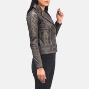 
Sisäpuolen näkymä Showing Quilted Polyester Lining & Kaksi käytännöllistä sisätaskua