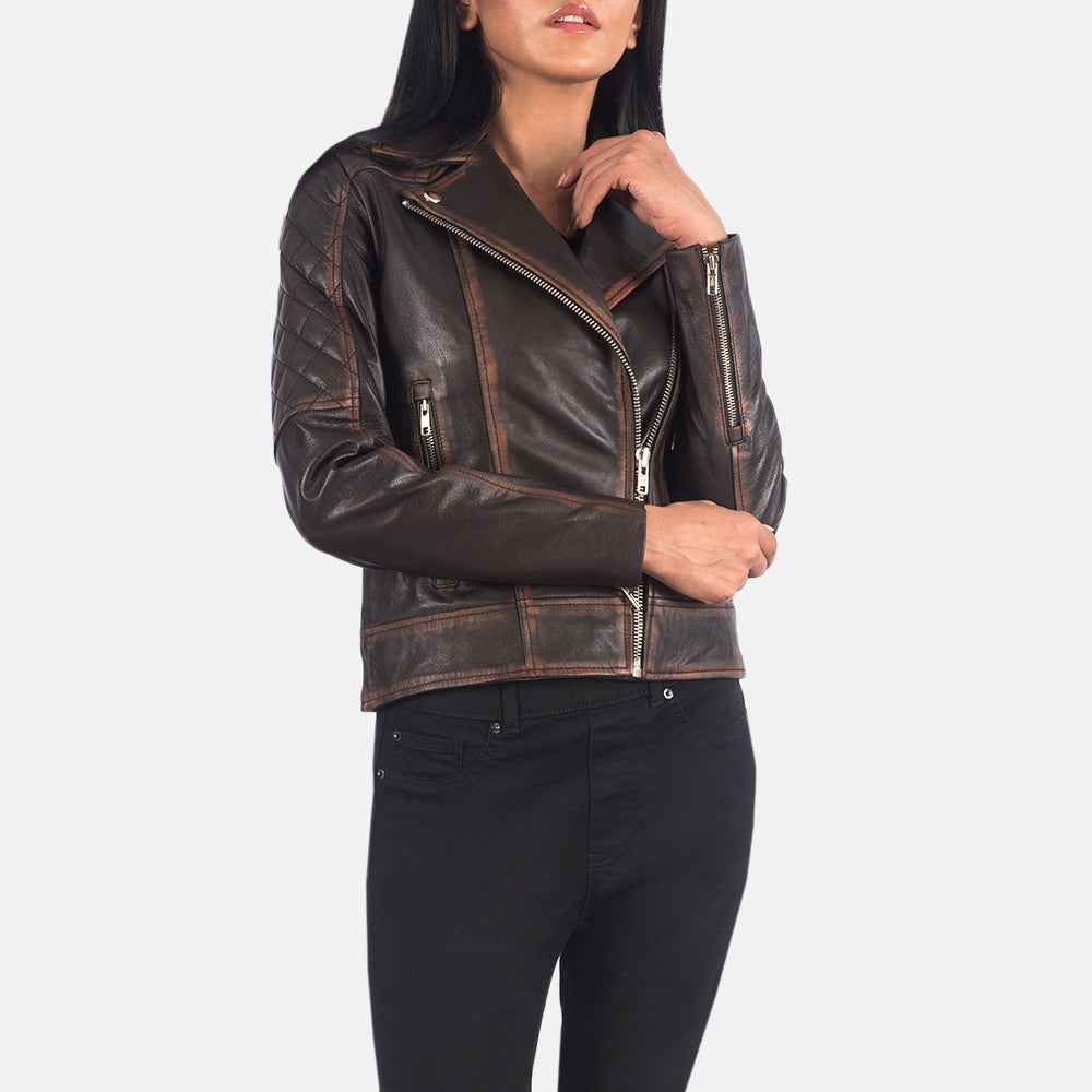 
Yksityiskohtainen lähikuva of Notch & Zipper Hardware on Carolyn Quilted Vintage Brown Biker Jacket