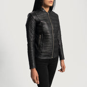 
Black Sheepskin Leather Biker Jacket - Takaa istuvilla olkapäillä ja siistillä helmalla