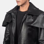 Close-Up Detail of Classic Collar &amp; Heavy-Duty Zipper Hardware on Men's Classic Musta Leather Duster Miehille