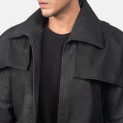 Close-Up Detail of Classic Collar &amp; Heavy-Duty Zipper Hardware on Men's Classic Distressed Musta Leather Duster Miehille