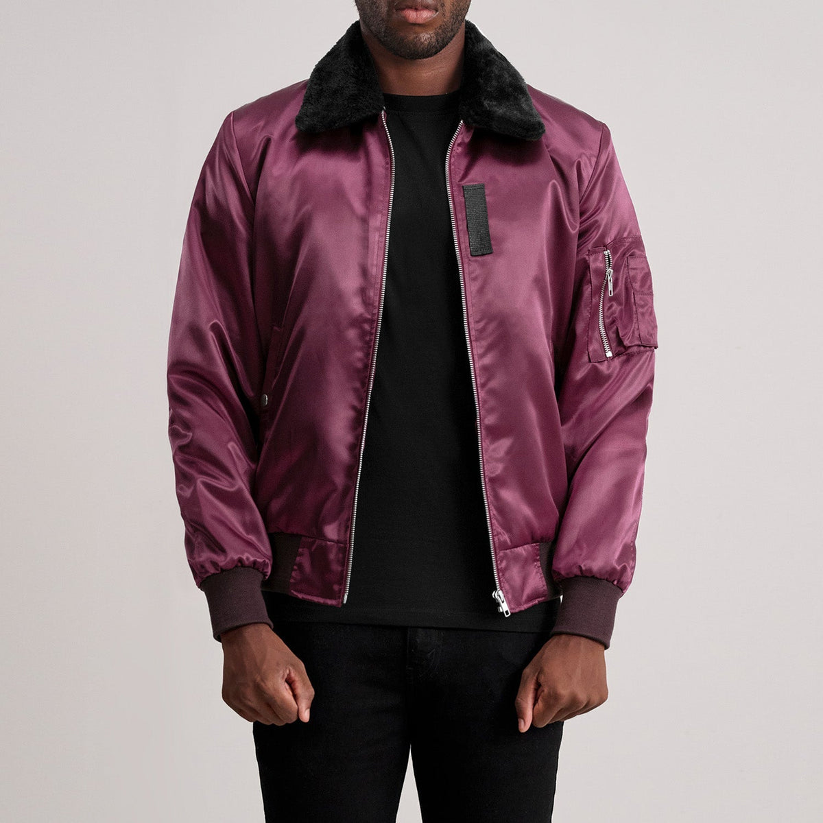 Clyde B-15 Maroon Nahkainen Pommitakki Miehille - Lateral Side Profile View Showing Sleeve Cut &amp; Athletic Taper Fit
