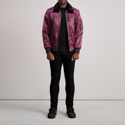 Close-Up Detail of Removable faux fur collar &amp; Zipper Hardware on Clyde B-15 Maroon Nahkainen Pommitakki Miehille