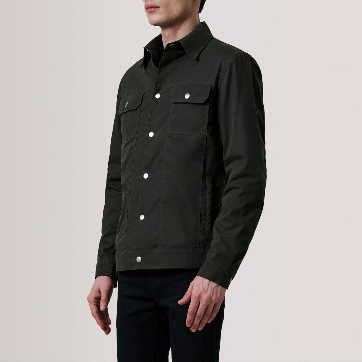 Colberto Olive Waxed Canvas Trucker Nahkatakki Miehille For Men - Lateral Side Profile View Showing Sleeve Cut &amp; Athletic Taper Fit