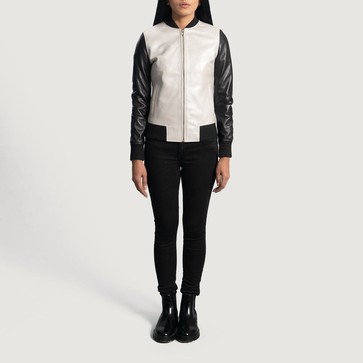 Close-Up Detail of Varsity &amp; Zipper Hardware on Women's Cole Silver Nahkainen Pommitakki Naisille