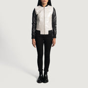 Close-Up Detail of Varsity &amp; Zipper Hardware on Women's Cole Silver Nahkainen Pommitakki Naisille