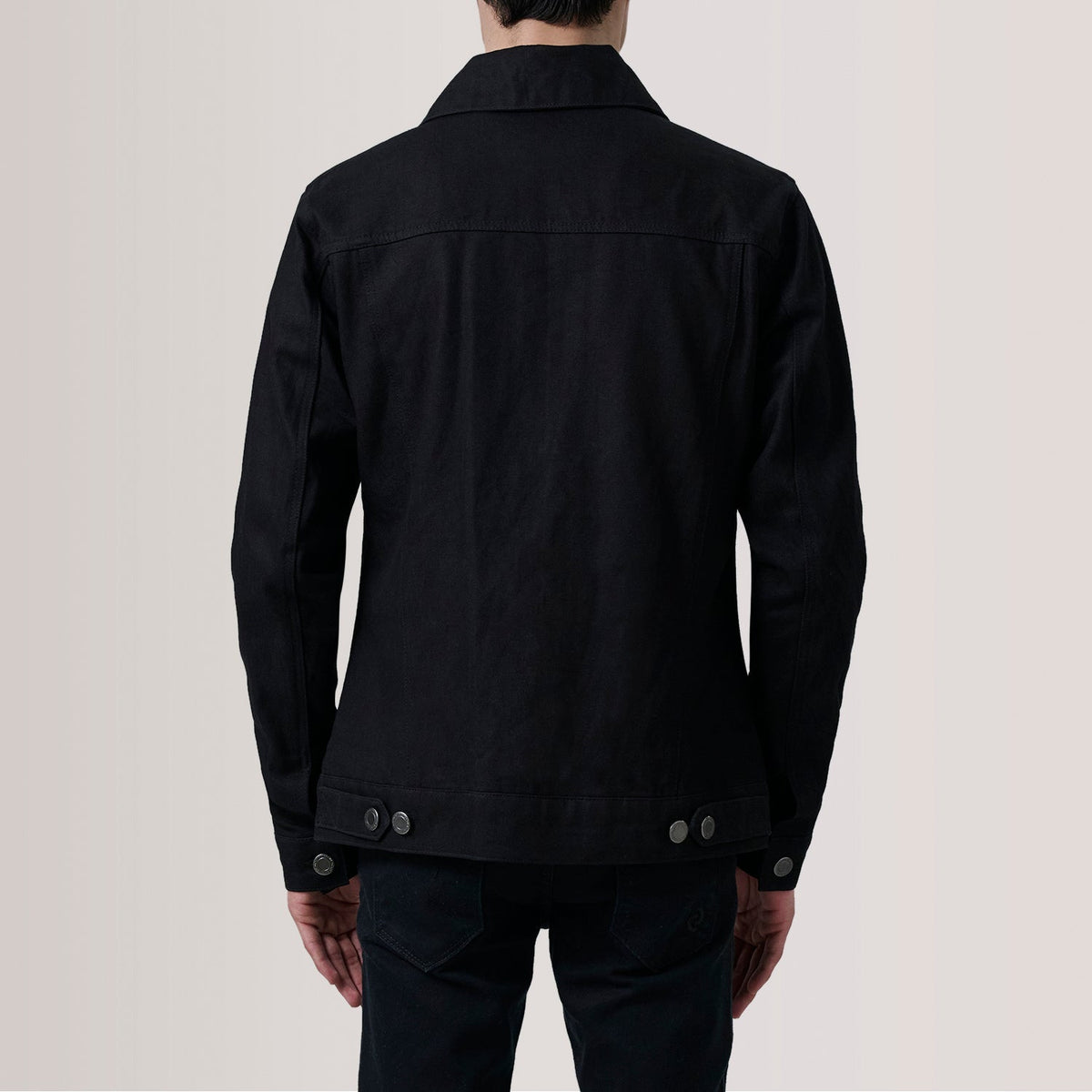 Close-Up Detail of Classic Collar &amp; Heavy-Duty Zipper Hardware on Conard Musta Denim Trucker Nahkatakki Miehille For Men