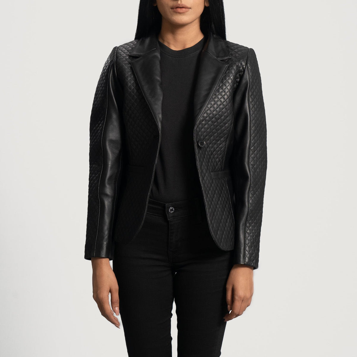 
Black Sheepskin leather Blazer - Takaa istuvilla olkapäillä ja siistillä helmalla