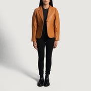 Close-Up Detail of Notch &amp; Button Hardware on Women's Cora Quilted Ruskea Nahkainen Bleiseri Naisille