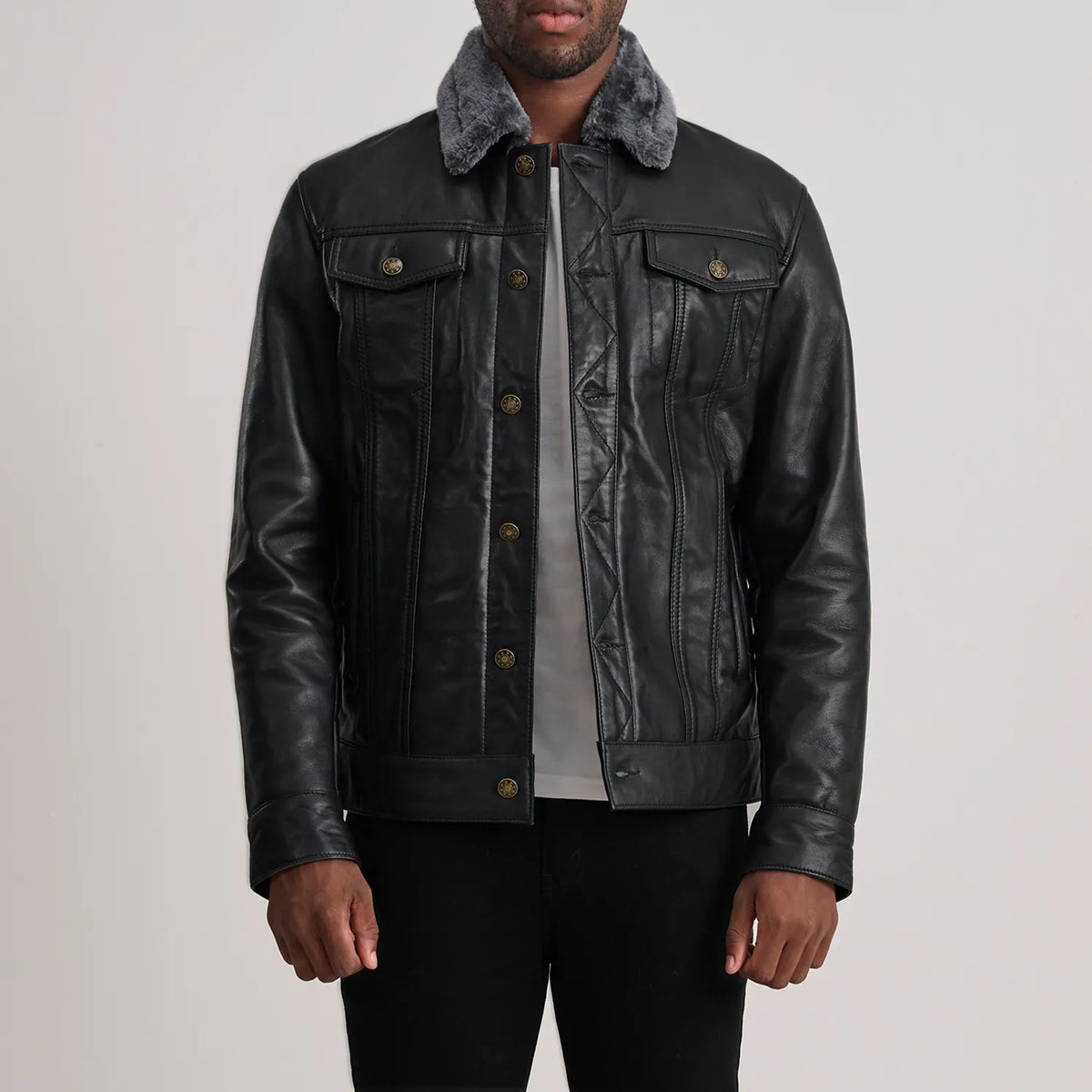 Dallis Musta Leather Shearling Trucker Nahkatakki Miehille in Black Sheepskin Leather - Front Profile View &amp; Tailored Silhouette | Buy Online