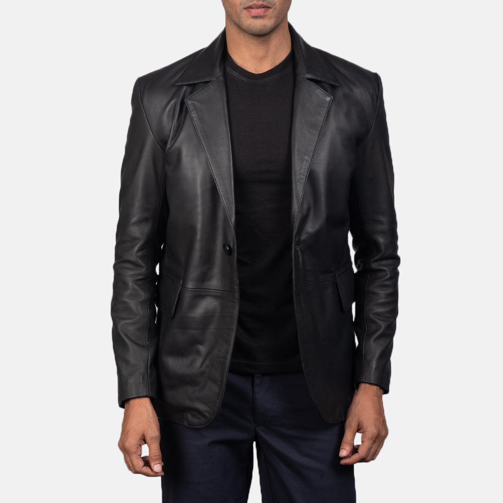 Close-Up Detail of Notch &amp; Button Hardware on Men's Daron Musta Nahkainen Bleiseri Miehille