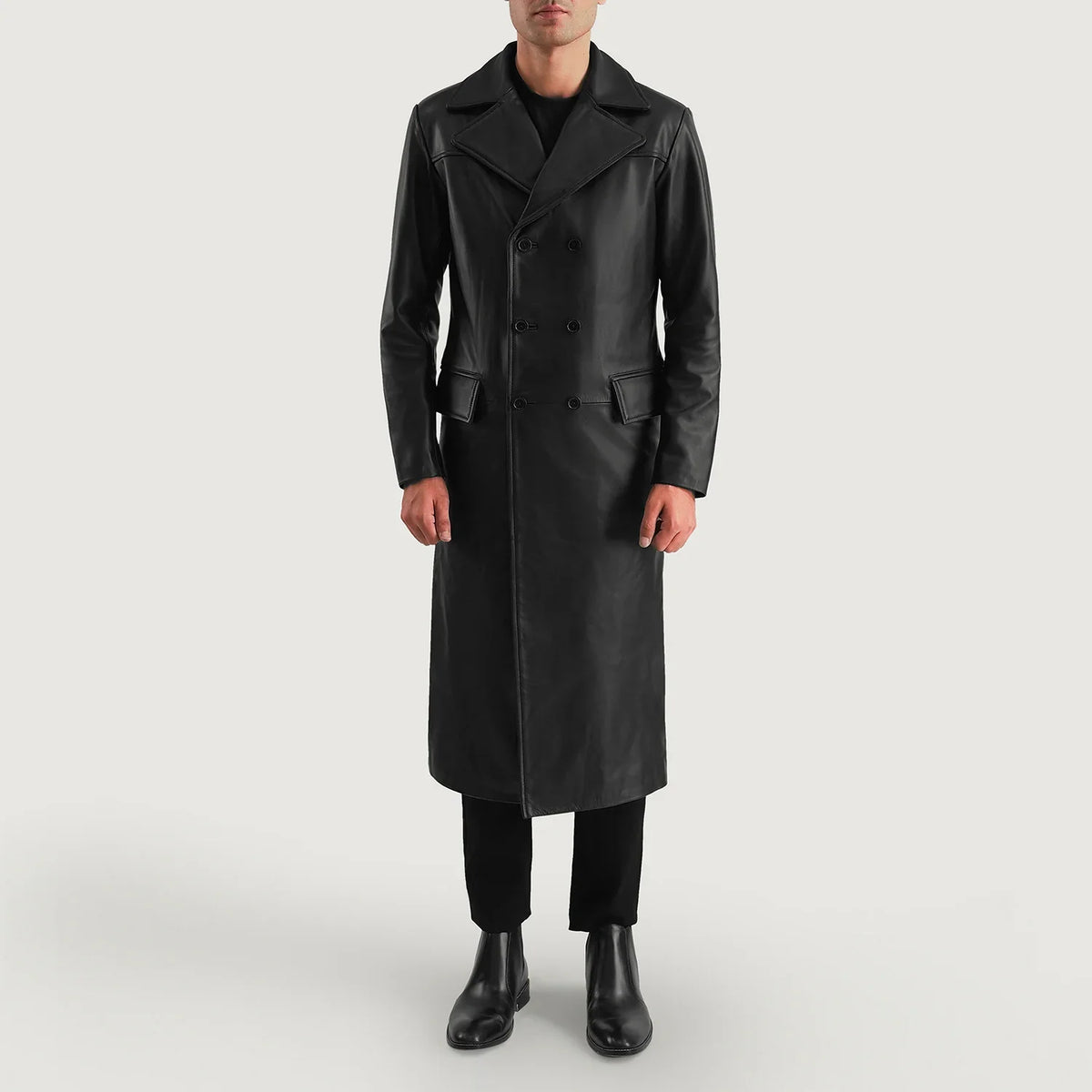 
Delmar Black Leather Double Breasted Coat - Sivuprofiili ergonomisella hihanleikkauksella