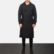 
Yksityiskohtainen lähikuva of Notch & Button Hardware on Detective Musta Wool Nahkatakki pitkä Miehille