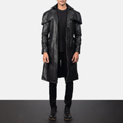 
Deux Musta Leather Duster Miehille in Black Cowhide Leather - Edestä ja räätälöity siluetti | Osta verkosta