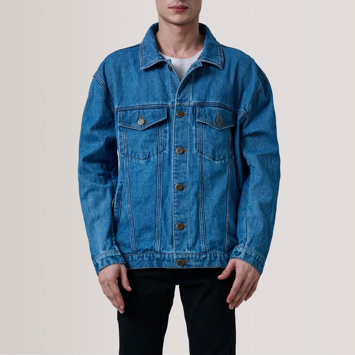 
Dark Blue Full-Grain leather Jacket - Takaa istuvilla olkapäillä ja siistillä helmalla