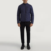 Elliot Blue Lightweight Nahkatakki Miehille - Lateral Side Profile View Showing Sleeve Cut &amp; Athletic Taper Fit