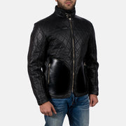 
Yksityiskohtainen lähikuva of High neck with Belt & Zipper Hardware on Equilibrium Musta Nahkatakki Miehille