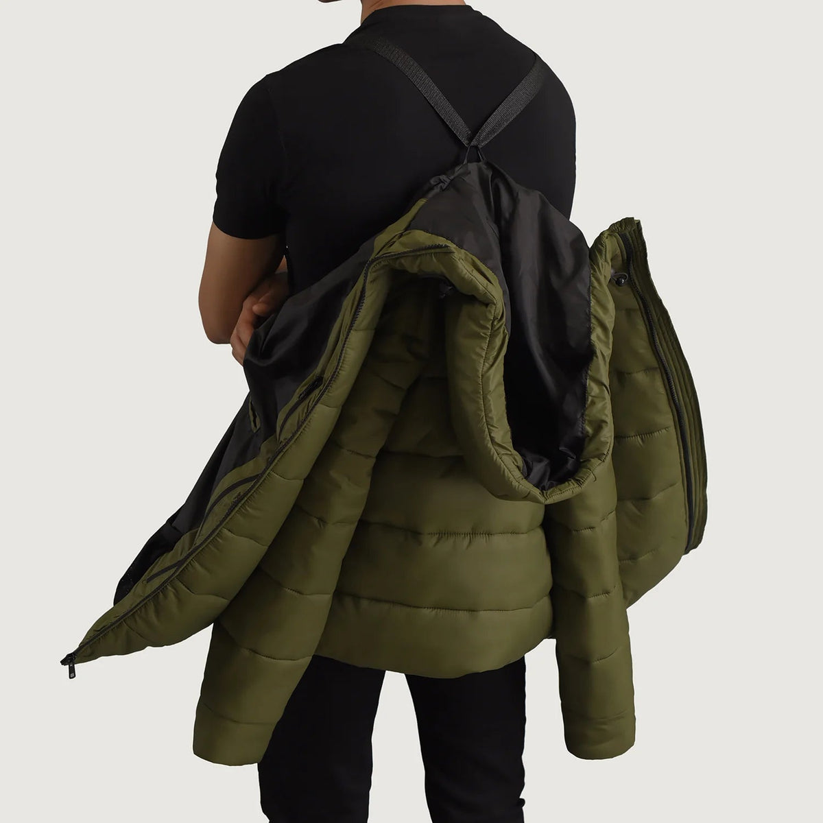 
Yksityiskohtainen lähikuva of Classic Collar & Zipper With Wind Flap Hardware on Erico Vihreä Hooded Puffer Nahkatakki Miehille