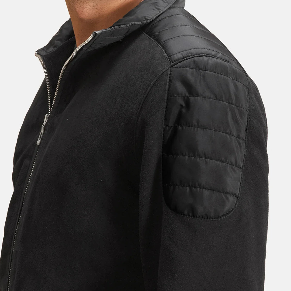 
Sisäpuolen näkymä Showing Quilted Viscose Lining & Kaksi käytännöllistä sisätaskua