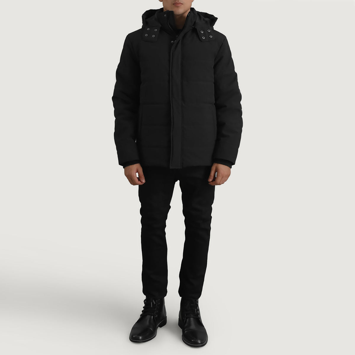 
Yksityiskohtainen lähikuva of Classic Collar & Zipper With Placket. Hardware on Exton Musta Hooded Down Puffer Nahkatakki Miehille
