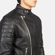 
Sisäpuolen näkymä Showing Quilted Polyester Lining & Kaksi käytännöllistä sisätaskua