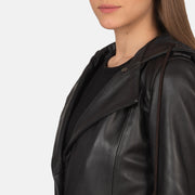 
Sisäpuolen näkymä Showing Quilted Polyester Lining & Kaksi käytännöllistä sisätaskua