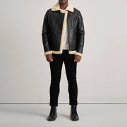 
Francis B-3 Black Leather Bomber Jacket - Sivuprofiili ergonomisella hihanleikkauksella