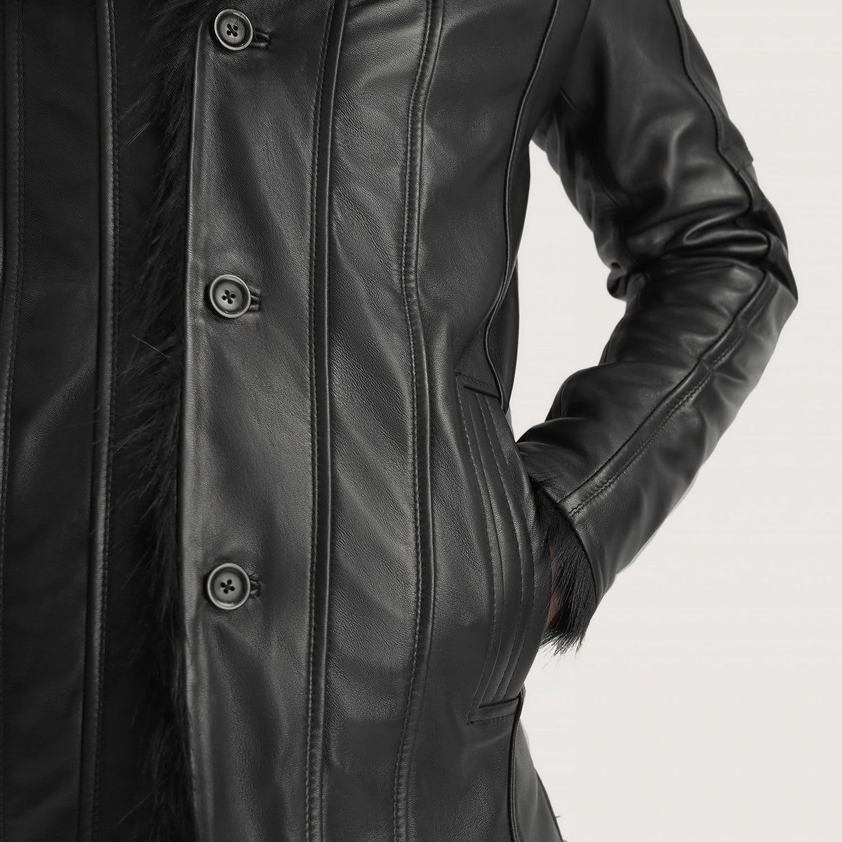 
Sisäpuolen näkymä Showing Faux Fur Lined (Torso) & Kaksi käytännöllistä sisätaskua