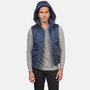 
Yksityiskohtainen lähikuva of Band with Removable Hood & Zipper with dual puller and wind flap Hardware on Fuston Sininen Hupullinen toppaliivi Miehille