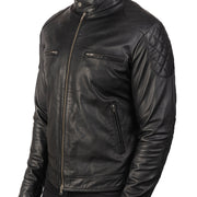 
Sisäpuolen näkymä Showing Quilted Polyester Lining & Kaksi käytännöllistä sisätaskua