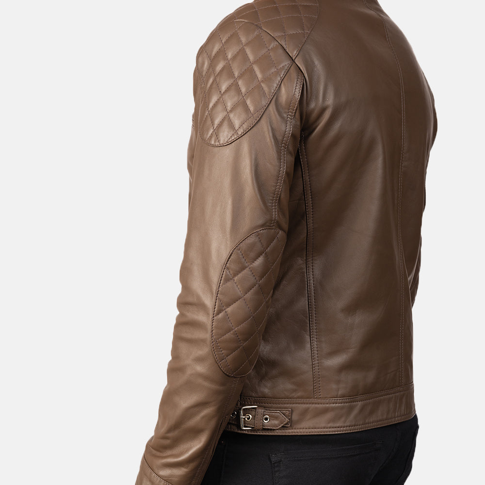 
Sisäpuolen näkymä Showing Quilted Polyester Lining & Kaksi käytännöllistä sisätaskua