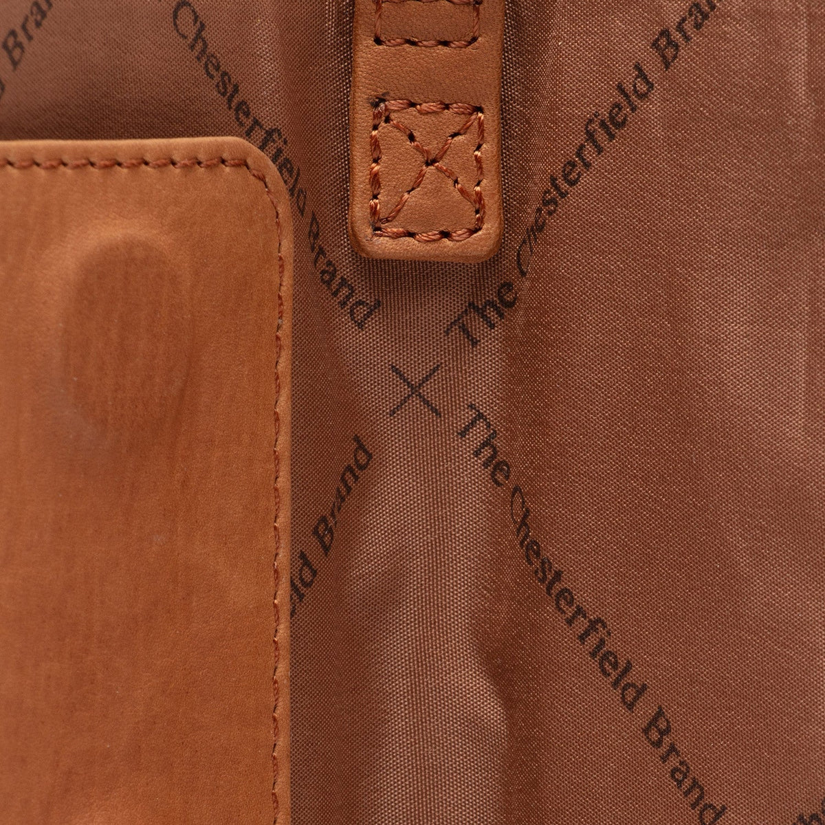 Cognac Glasses Case Maplewood Naisille, detail view 7