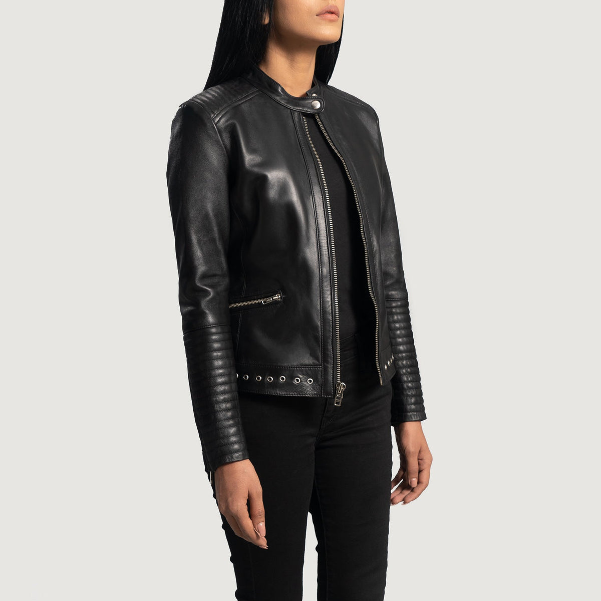 Women's Haley Ray Musta Nahkainen Biker-takki Naisille - Lateral Side Profile View Showing Sleeve Cut &amp; Athletic Taper Fit