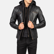 Close-Up Detail of Band with Snap Button &amp; Zipper Hardware on Men's Hector Musta Hooded Nahkainen Biker-takki Miehille