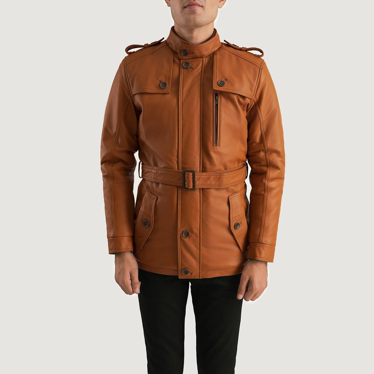 
Yksityiskohtainen lähikuva of Band (Buttoned) & Zipper with Button Flap Hardware on Hunter Vaaleanruskea Ruskea Fur Nahkatakki Miehille