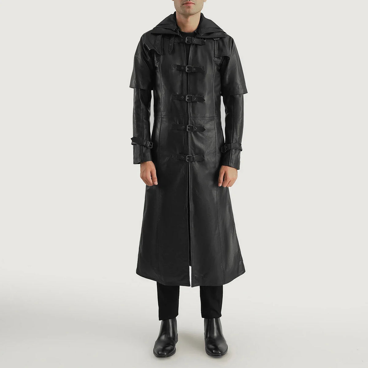 
Huntsman Musta Hooded Nahkainen Trenssitakki Miehille - Sivuprofiili ergonomisella hihanleikkauksella