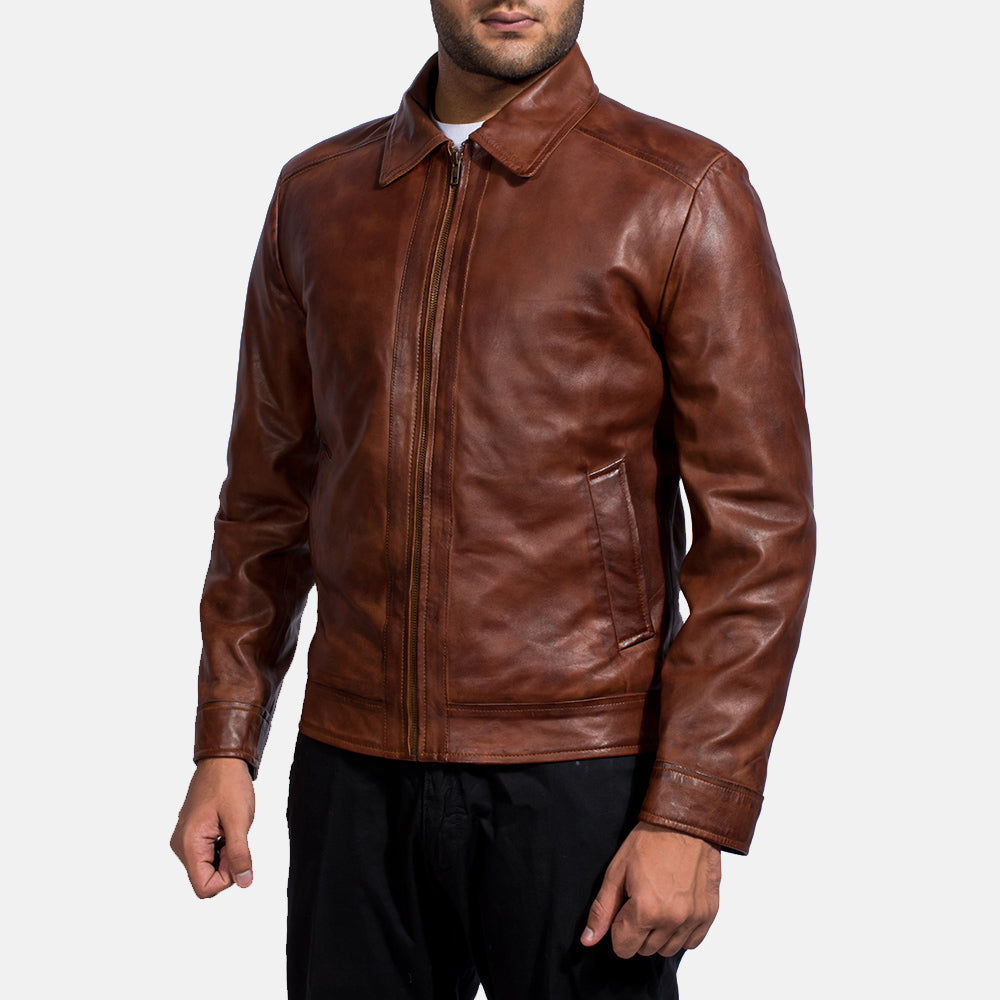 Styled Fit Perspective of Men's Inferno Ruskea Nahkatakki Miehille on Model - Natural Daylight Drape