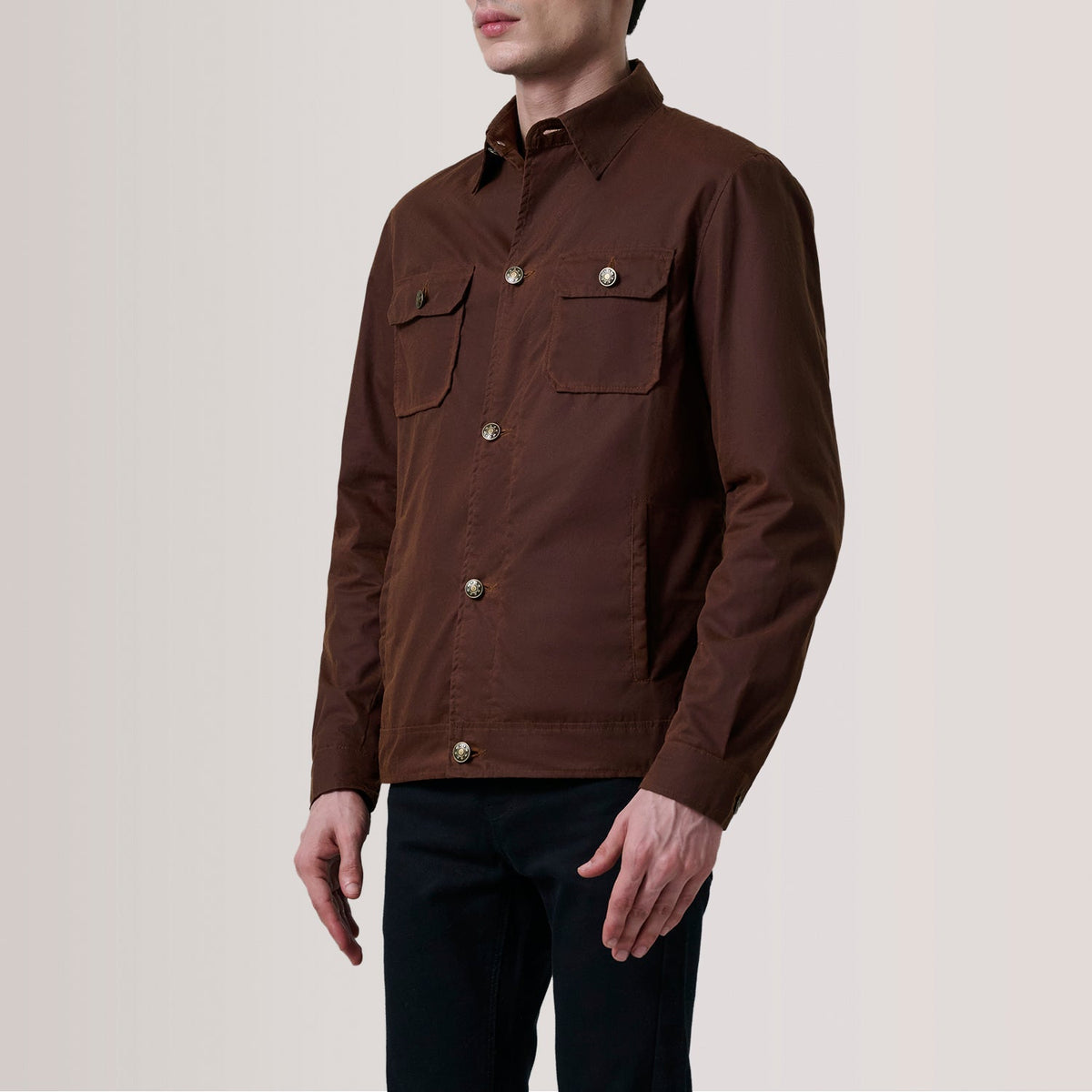 Irwin Ruskea Waxed Canvas Field Nahkatakki Miehille For Men - Lateral Side Profile View Showing Sleeve Cut &amp; Athletic Taper Fit