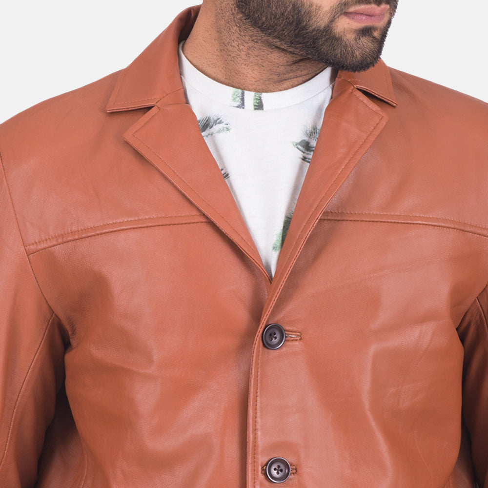 Close-Up Detail of Notch &amp; Button Hardware on James Vaaleanruskea Ruskea Nahkainen Bleiseri Miehille