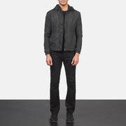 
Jimmy Musta Hooded Windbreaker Nahkatakki Miehille - Sivuprofiili ergonomisella hihanleikkauksella