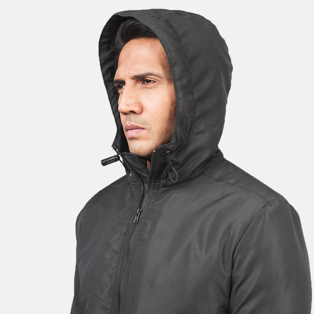 
Sisäpuolen näkymä Showing Quilted Polyester Lining & Kaksi käytännöllistä sisätaskua