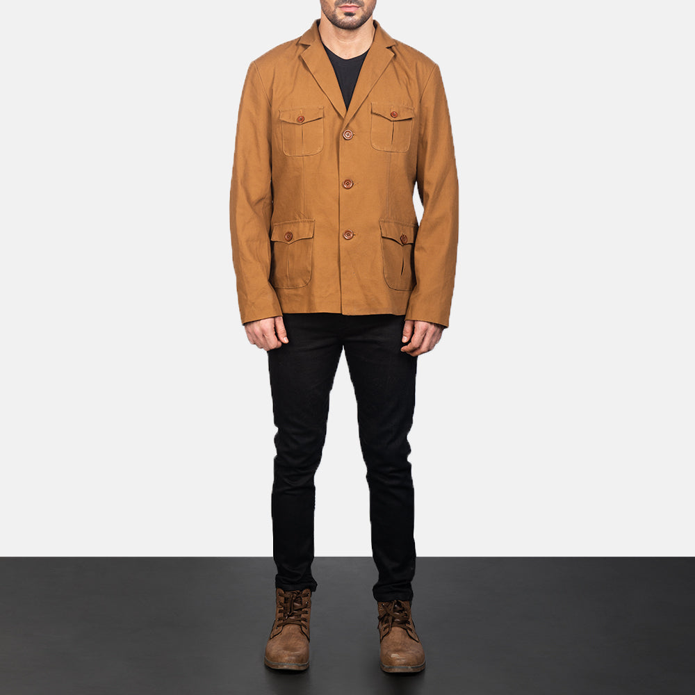 
Kajetan Khaki Safari Nahkatakki Miehille - Sivuprofiili ergonomisella hihanleikkauksella