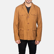 
Yksityiskohtainen lähikuva of Notch & Button Hardware on Kajetan Khaki Safari Nahkatakki Miehille