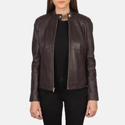 
Helman käsityömäinen viimeistely tuotteessa Kelsee Navy Blue Suede Biker Jacket