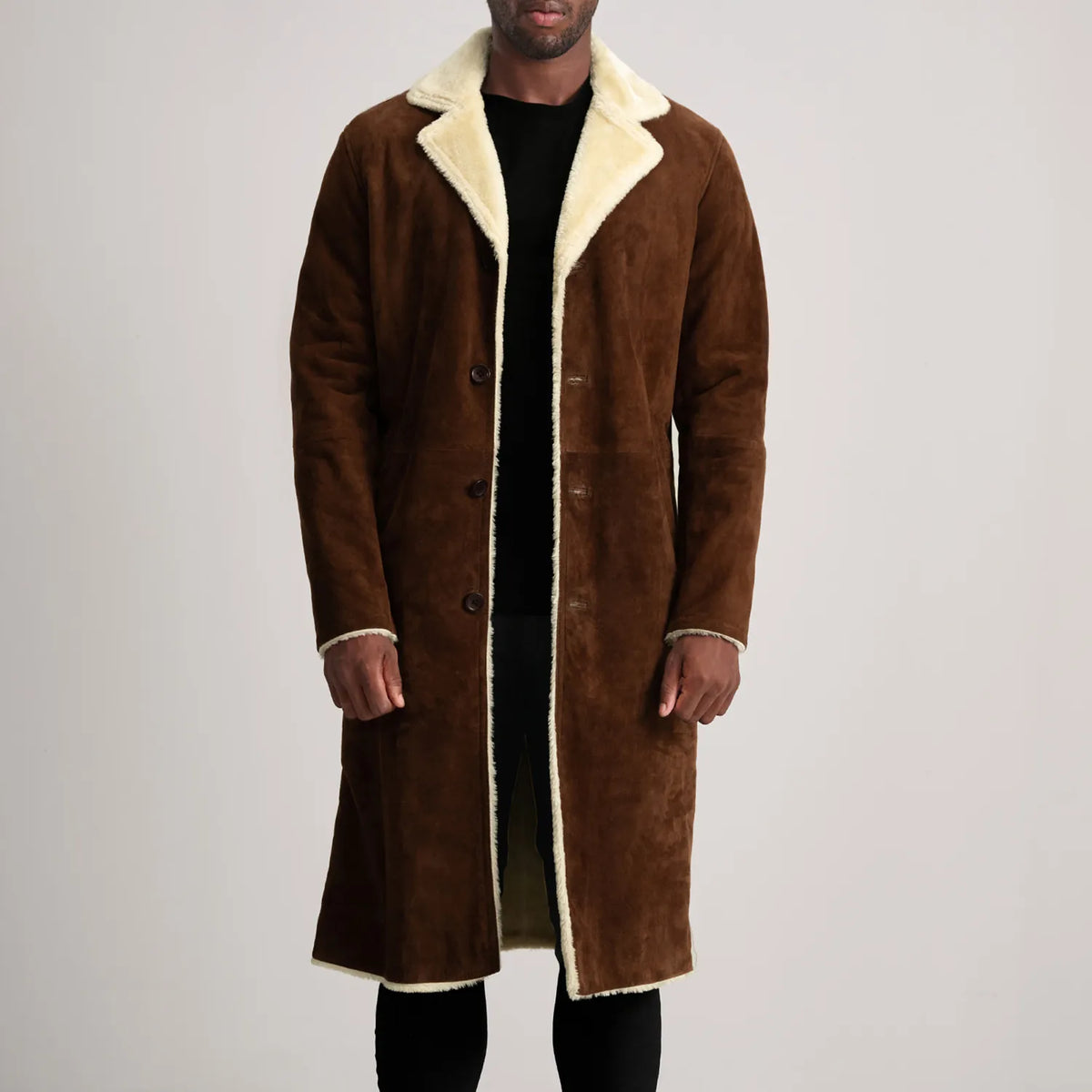
Kolby Brown Suede Shearling Long Coat in Brown Goatskin Suede - Edestä ja räätälöity siluetti | Osta verkosta